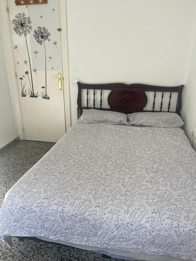 Apartamento De Habitaciones Privadas En El Centro De Малага Экстерьер фото