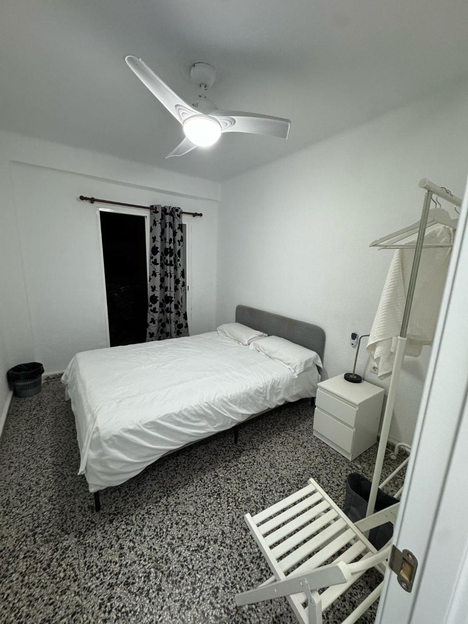 Apartamento De Habitaciones Privadas En El Centro De Малага Экстерьер фото